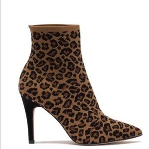 Mia leopard sock bootie size 7. 4 inch heel